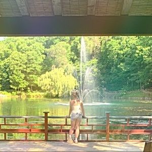 Meet your Posher, Abigail